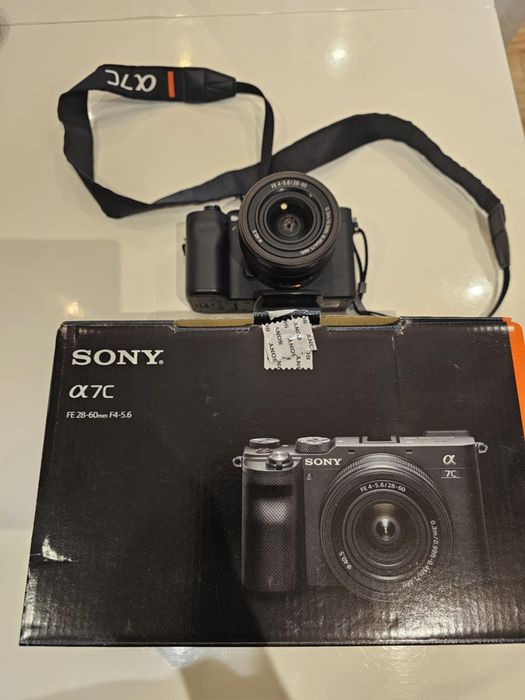 SONY A7 C плюс обектив Sony FE 28-60 mm