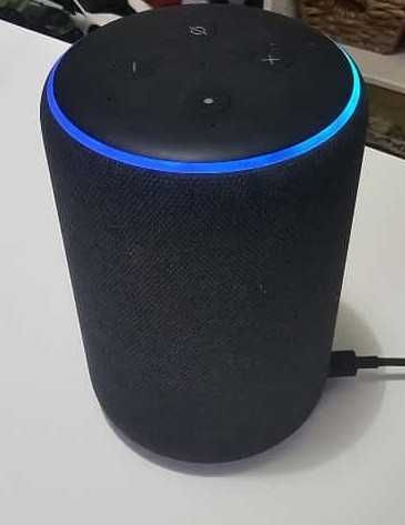 Boxă Portabilă Amazon Echo 3 - Asistent Vocal Alexa (Smart Speaker)