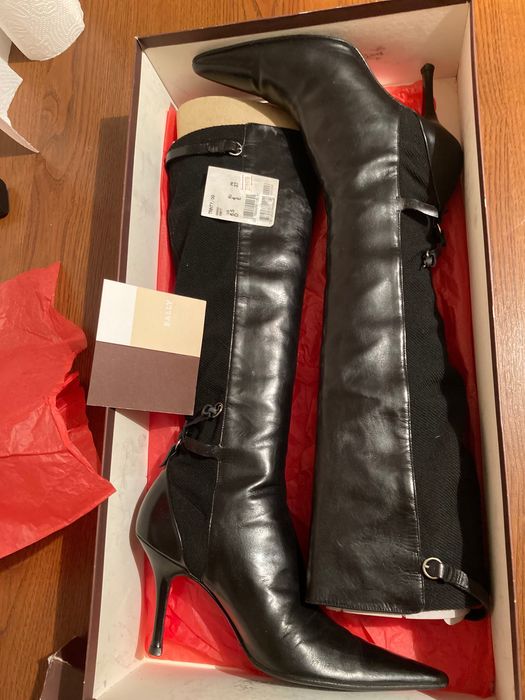 Продам сапоги Bally