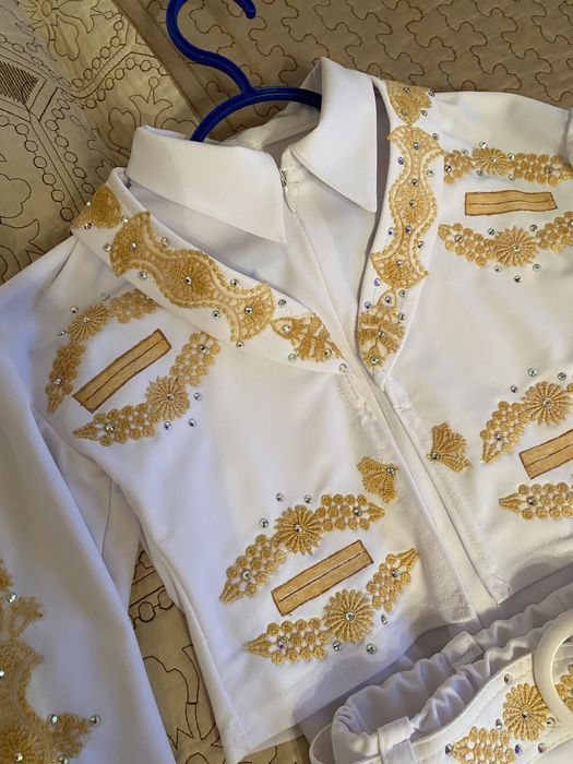 Продам детский костюм фигуриста