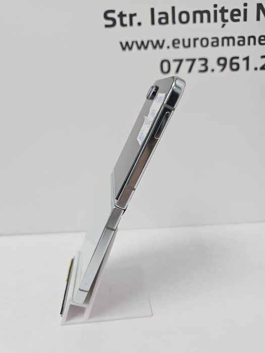 Telefon mobil Samsung Galaxy Z Flip5, 8GB RAM, 512GB, 5G Verde -B-