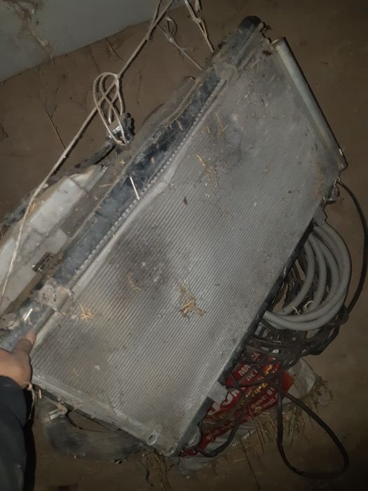 Радиятор багажник камри 50