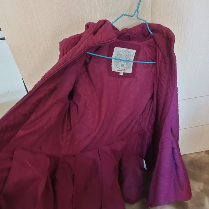 Продам красивый плащик на девочку 7-9 лет