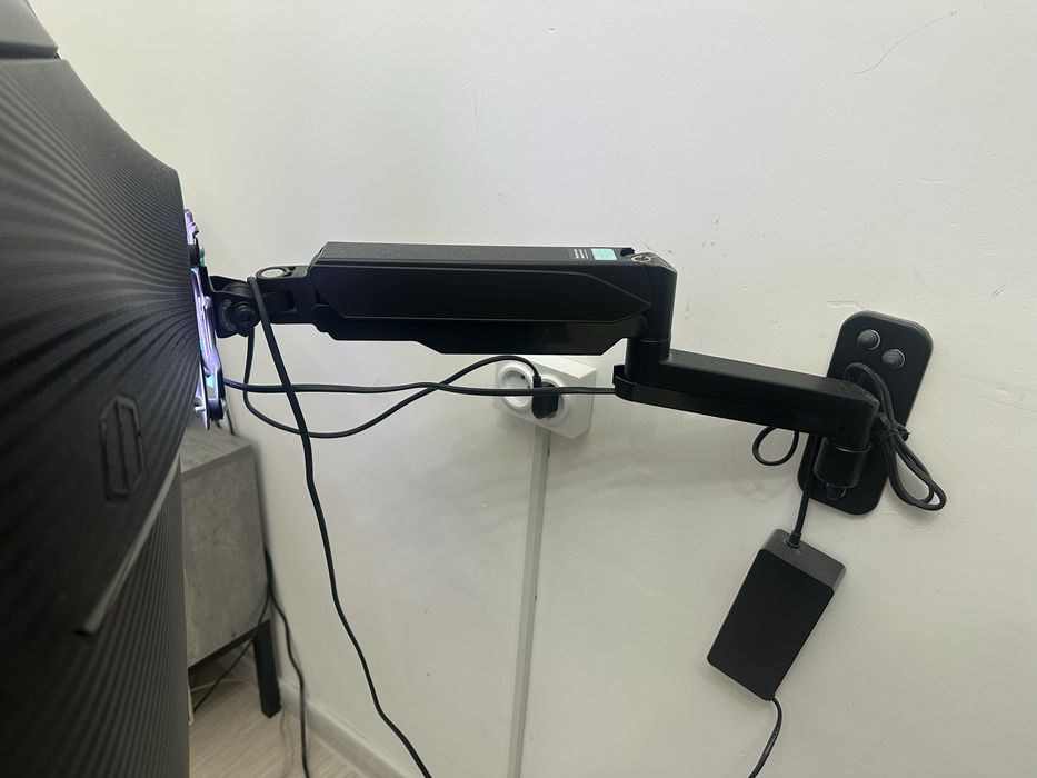Монитор Samsung Odyssey G7 32