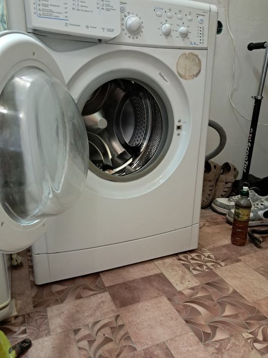 Стиральная машина Indesit