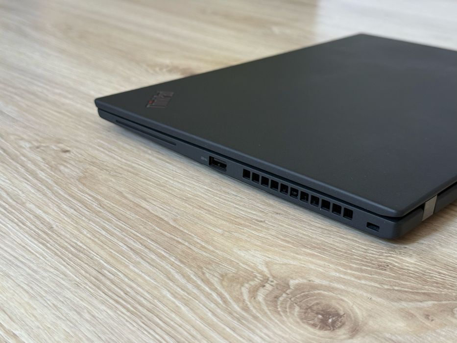 Като Нов 14'FHD IPS  Ryzen 7 Pro-5850u  Thinkpad T14s Gen 2  16GB LPDDR4x  512GB