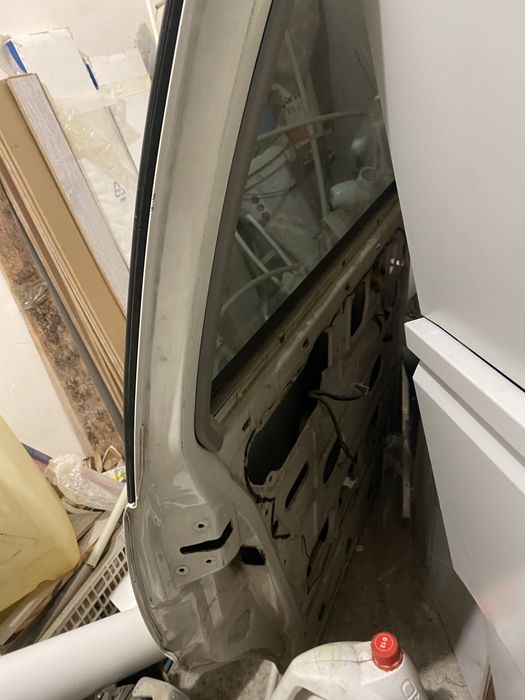 Дверь средняя выдвежная