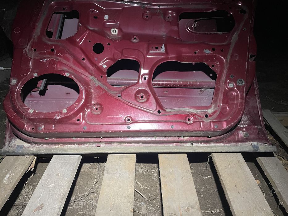 Двери Mazda Cronos 626