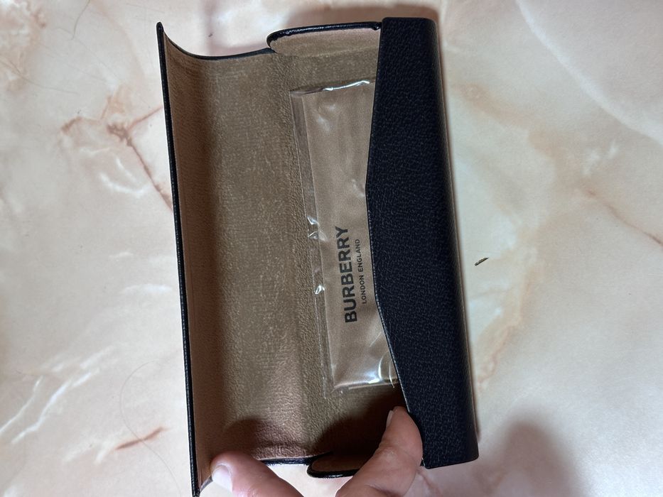 Toc ochelari burberry , gucci