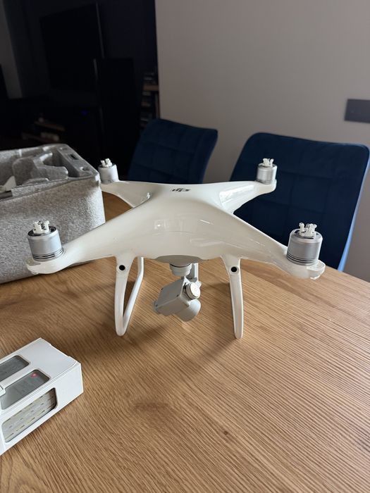 Drona dji phantom 4 pro - impecabila - fara telecomanda.
