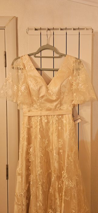 Rochie mireasă crem nouă