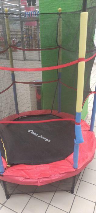Vând trambulina copii