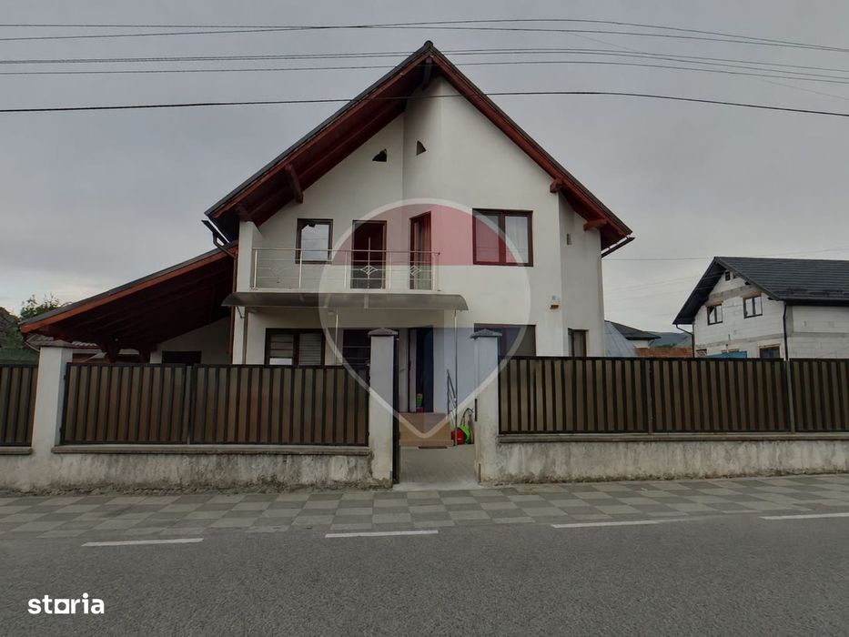 Casă / Vilă cu 4 camere de vânzare