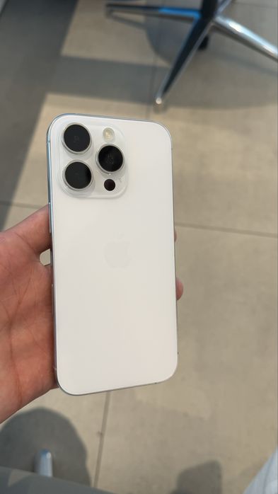 iPhone 16 pro white