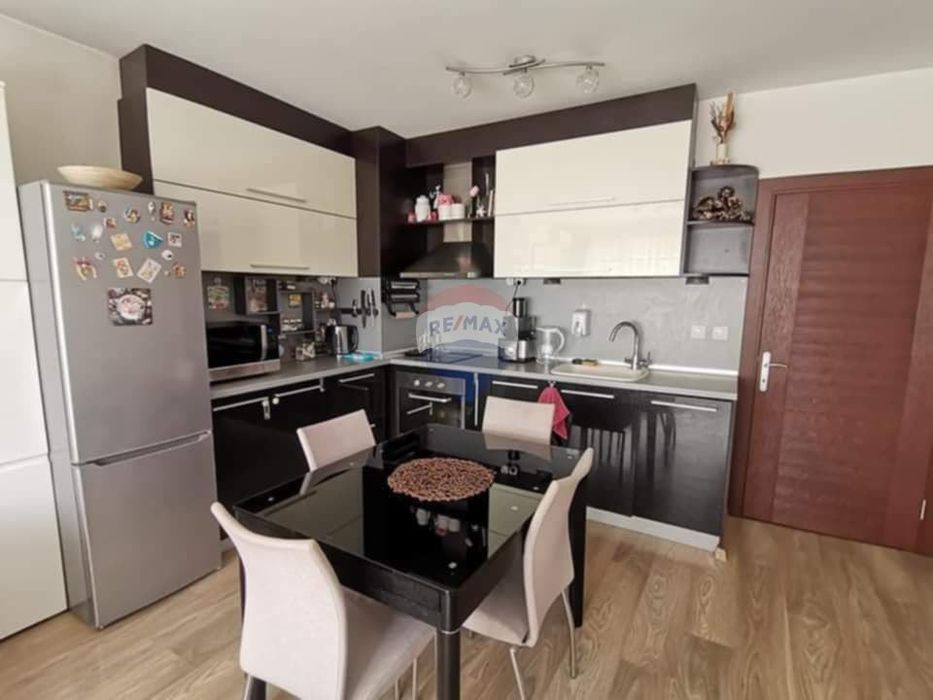 Дава се под наем Тристаен апартамент в Варна, Възраждане 1 - 120 кв.м за 765 € - Снимка #1