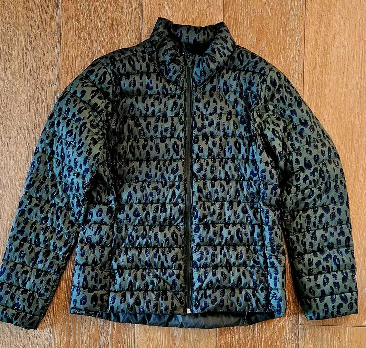 Дамски якета и връхни сака размер М в отлично състояние