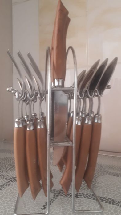 Продам набор ложек и вилок