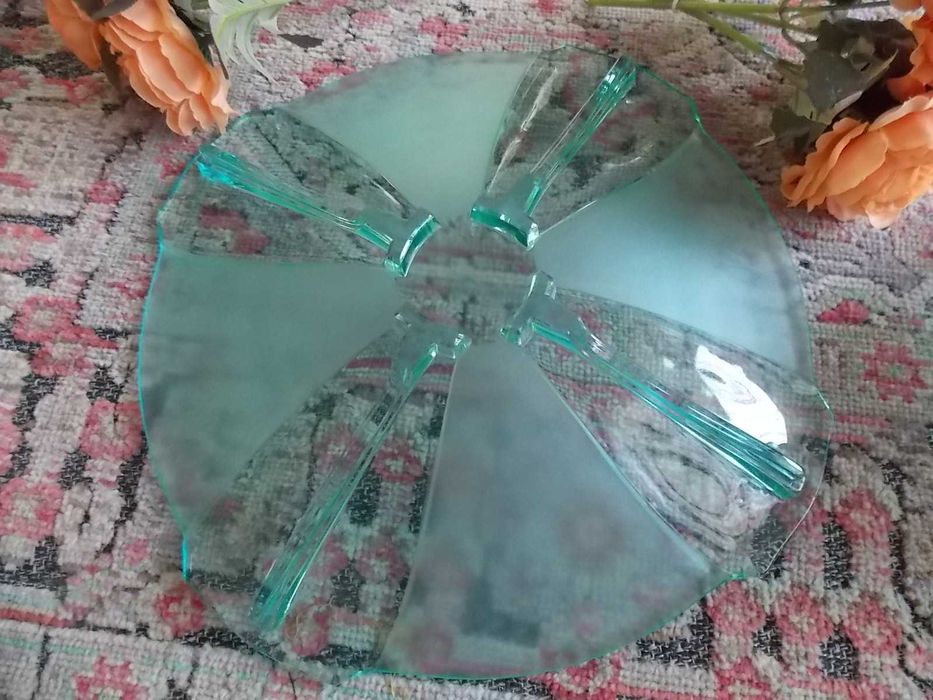 set sticla ptr tort si set boluri cristal  = 70 lei/230 lei