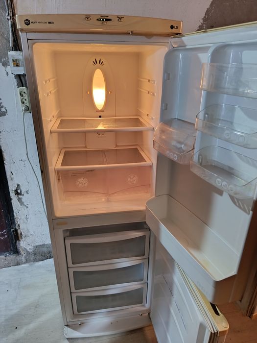 Продам холодильник