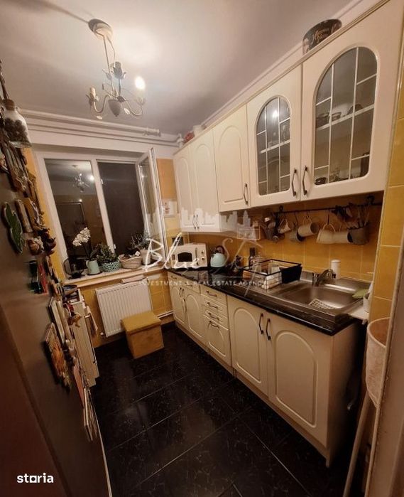 Apartament spatios cu 4 camere in zona Tomis 3 – Aleea Heracleea