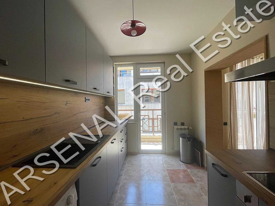 Дава се под наем Тристаен апартамент в София, Редута - 160 кв.м за 1100 € - Снимка #1