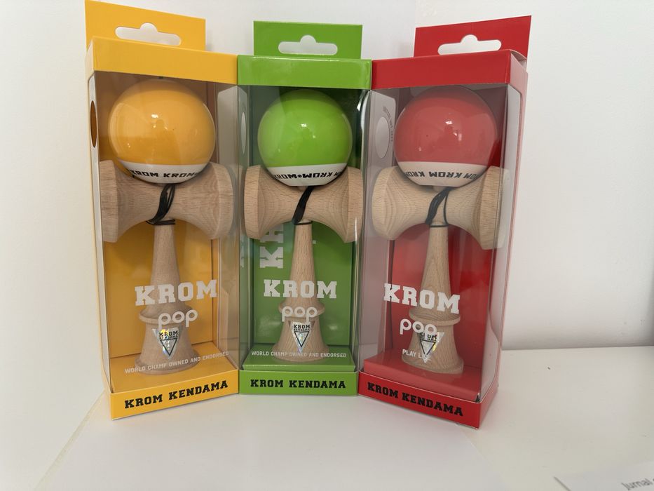 Kendama KROM POP  – nouă, sigilată, originala,culori galben/verde/roșu