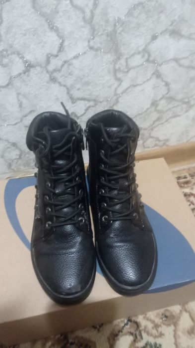 Продам осенние полуботинки