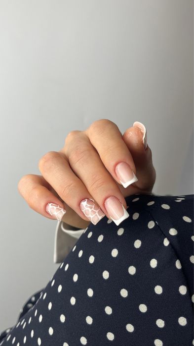 Caut modele unghii gel ,semi  ,polygel  plătești doar consumabilele