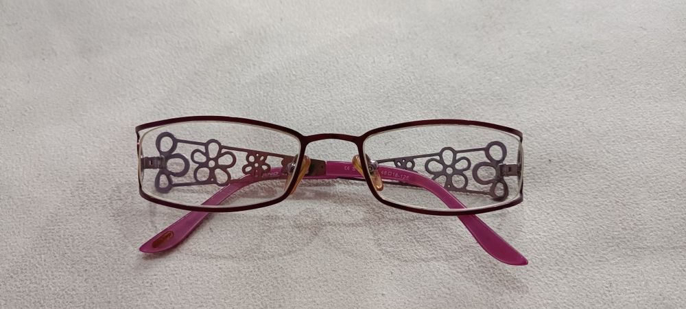 Диоптрични очила много запазени - 1бр. Слънчеви очила неизползвани