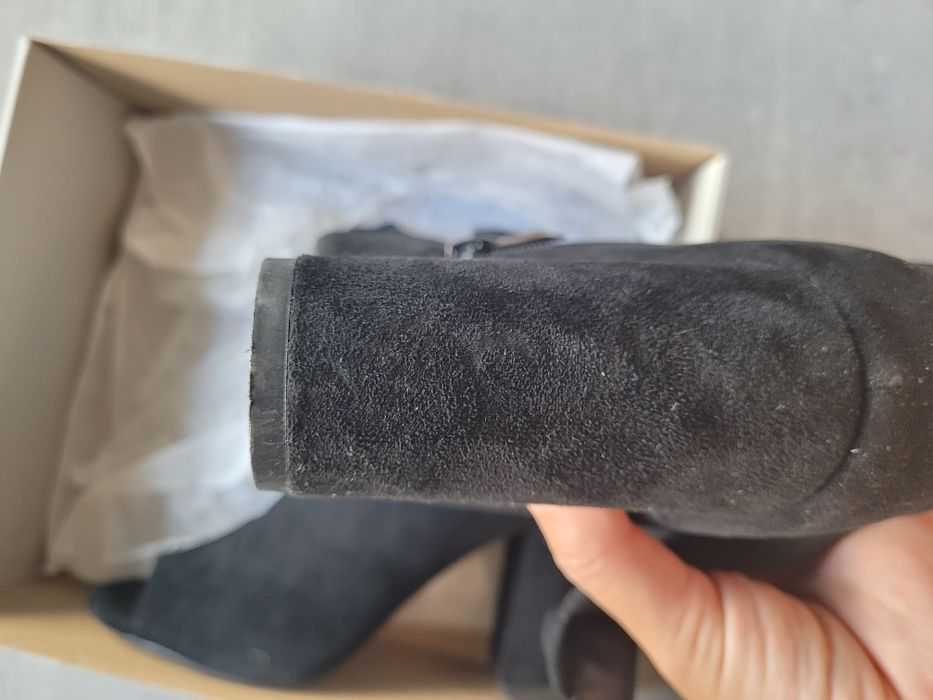 Pantofi decupați în fata , 45 lei