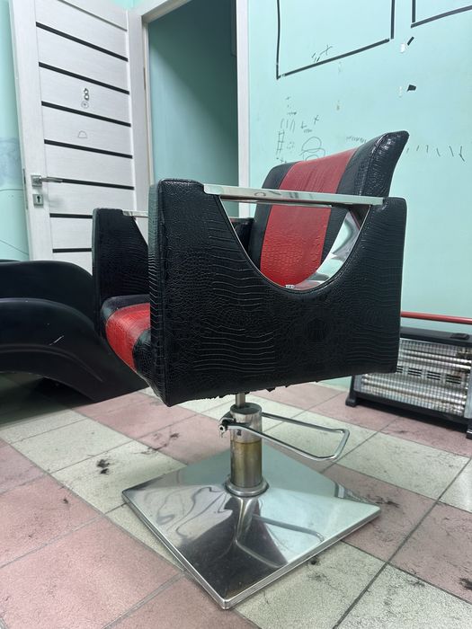 Пракикмахерская кресло