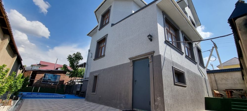 Продам коттедж дом в городе