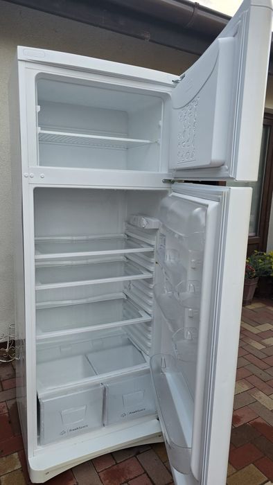 Frigider cu congelator