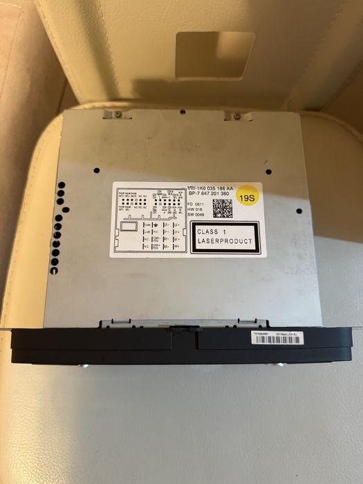 Орогинален CD плейър за Volkswagen Golf 6 Tiguan Jetta