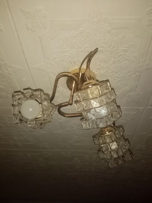 Люстра трехрожковая