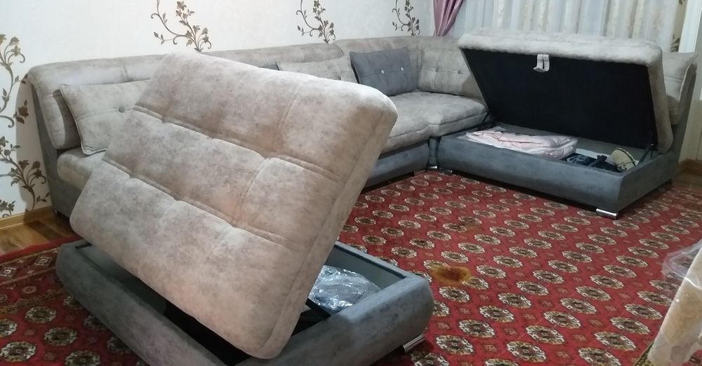 Уголок сатылады, 3.20 х 2.35 ,  +80 х 1.20, ени 0.80см.