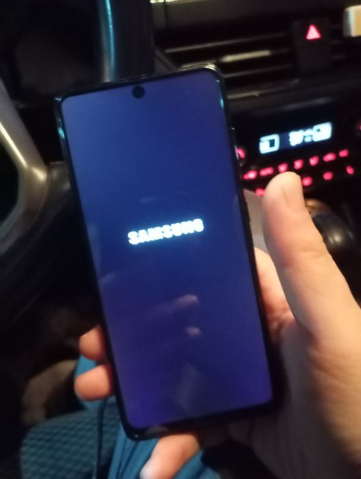 Самсунг а51 продам