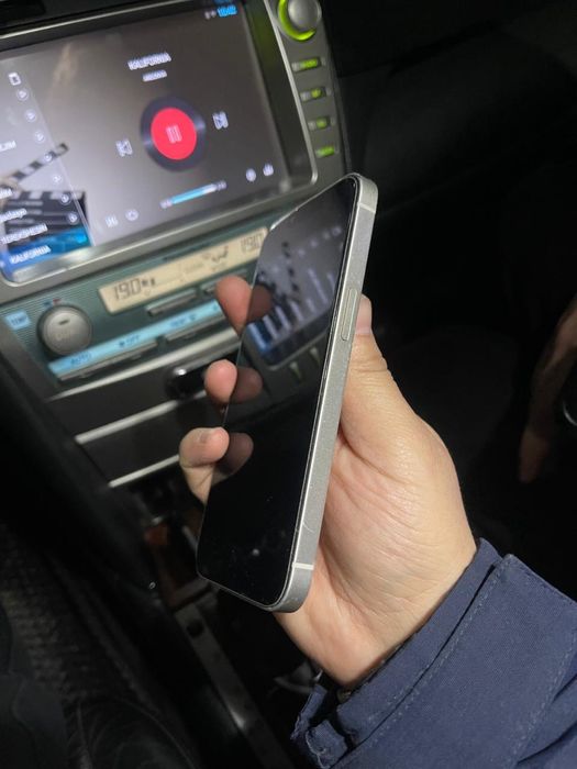 Продам Айфон 13 128 батарея 85