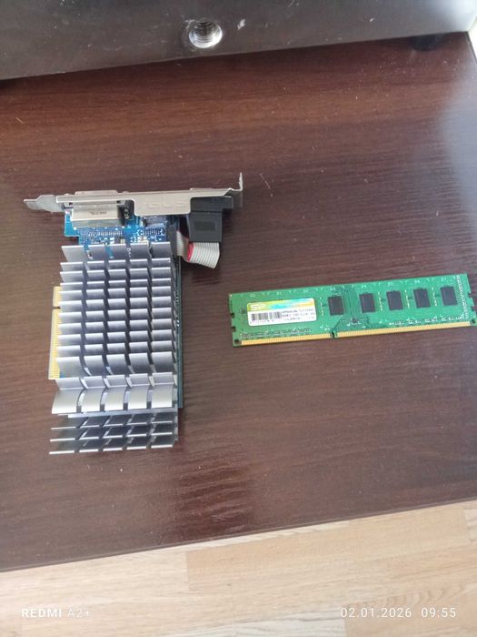 Продам видеокарту и ОЗУ срочно .