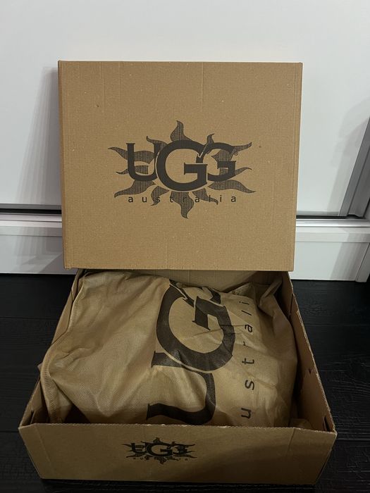 Зимни боти ugg tazz