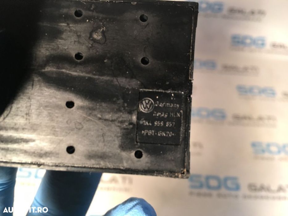 Consola centrala actionare geamuri electric Volkswagen Polo 2009-2017 COD 1K4 959 857 / 1K4959857