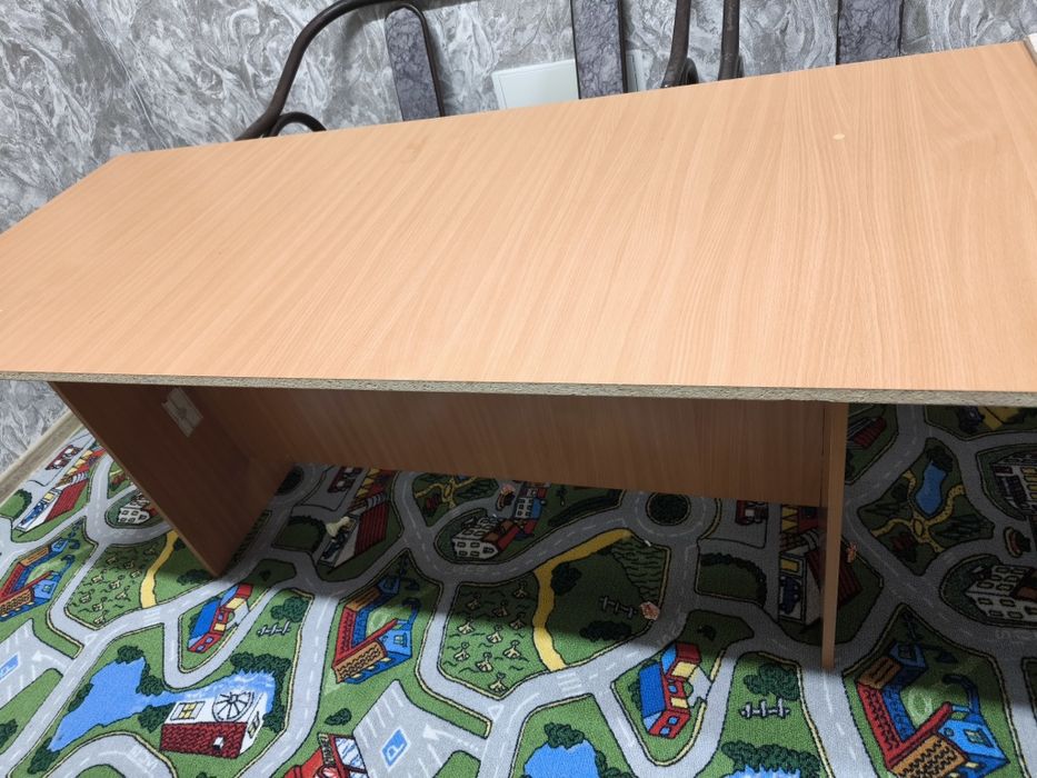 Офисные столы разных размеров