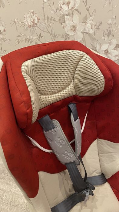 Продам детское автокресло Chicco