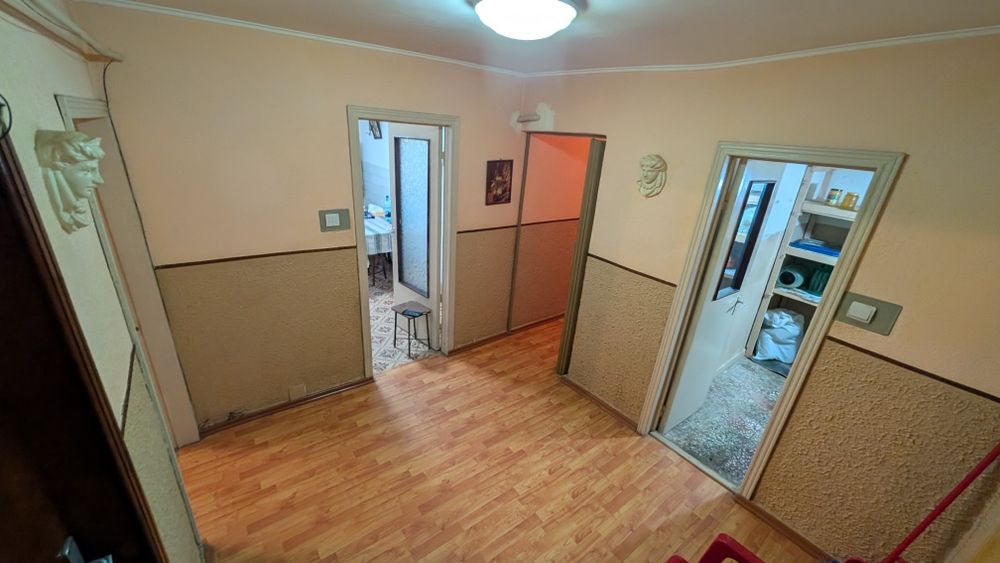 Apartament 3 camere- Al. Vlahuta Nr.4