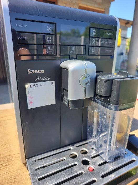 Vând aparat de cafea Saeco Moltio