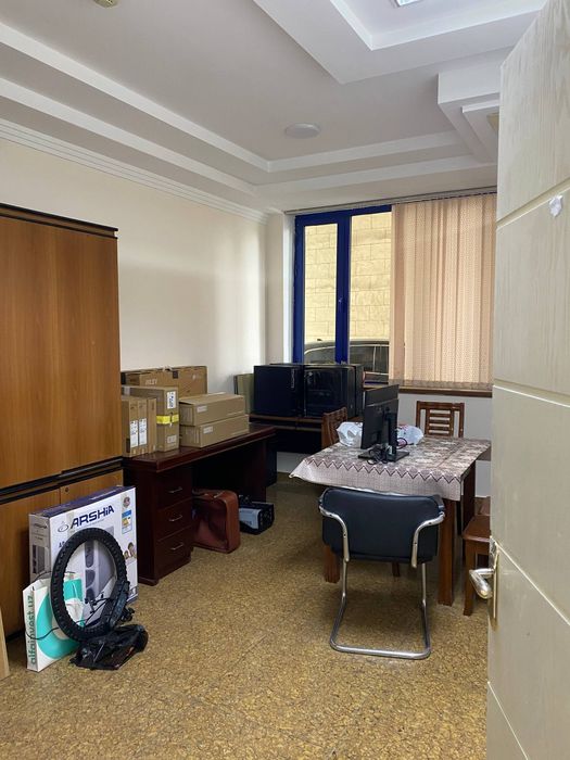 Большой комфортный офис, с мебелью со всеми удобствами!