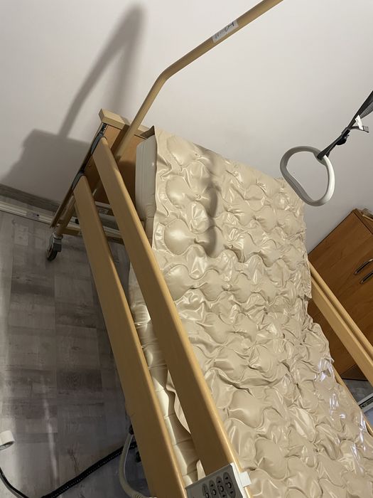 De vanzare pat electric pentru persoane cu dezabilitati