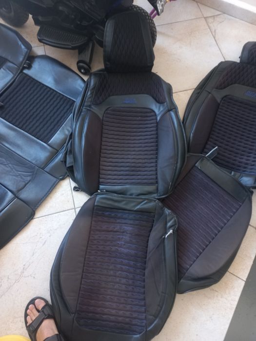 Продам комплект авточехлов.