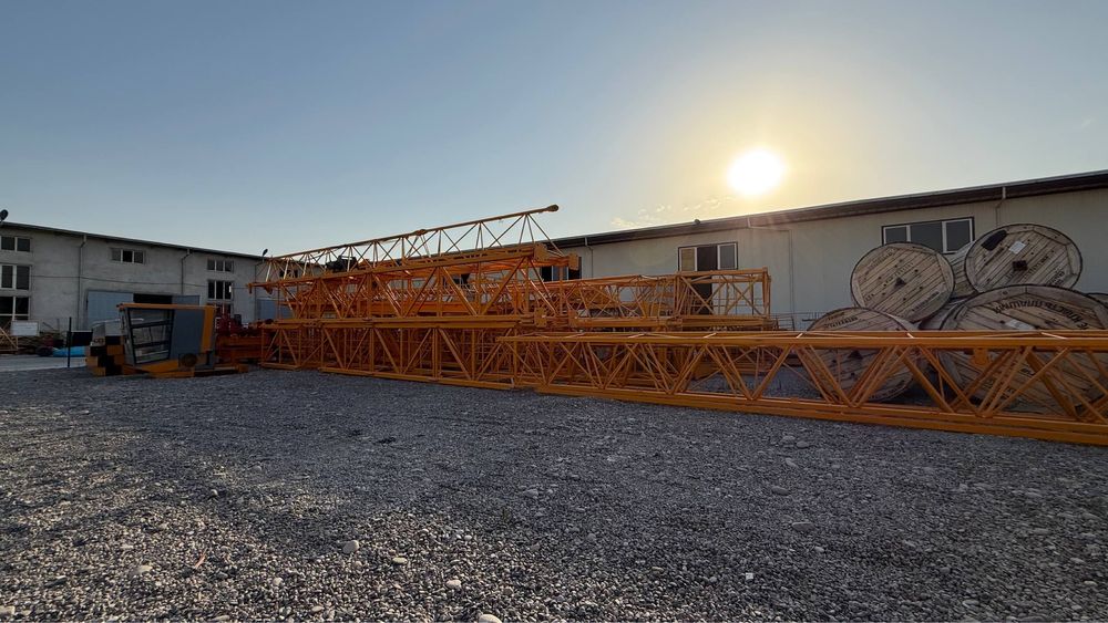 Bashinniykran , Minora kran 8 tonna