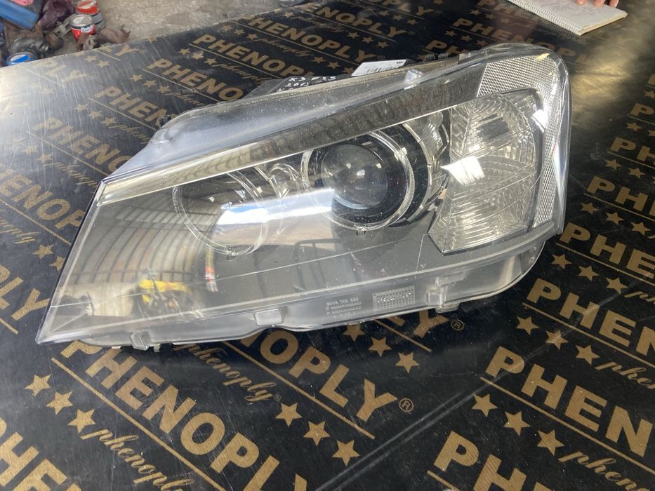 Bmw X3 F25 2013 година xenon Ляв Фар